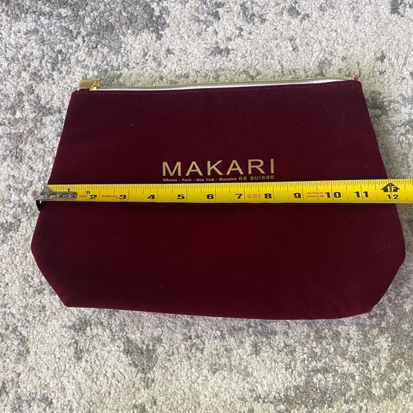 MAKARI EYE SHADOW PALETTE Plus Makeup bag Limited Edition NWT - Picture 11 of 14